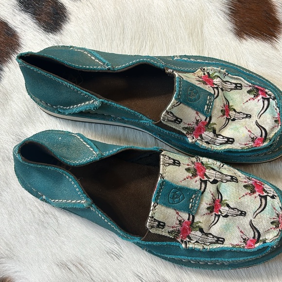 Ariat Turquoise Cow Skull Leather Cruiser - Picture 4 of 7